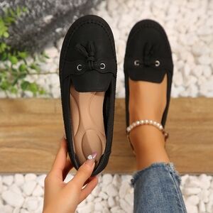 Elegant Black Slip On Flat Loafers With Tassels For Women